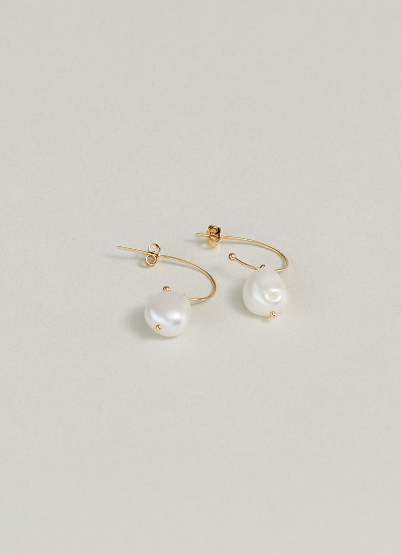 Pearl Dangle Earring